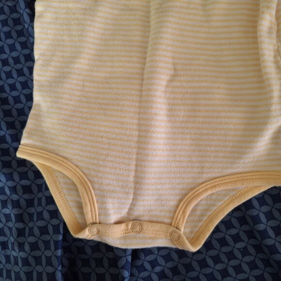 Just stay little onesie 6 to 9 months - Picture 5 of 5